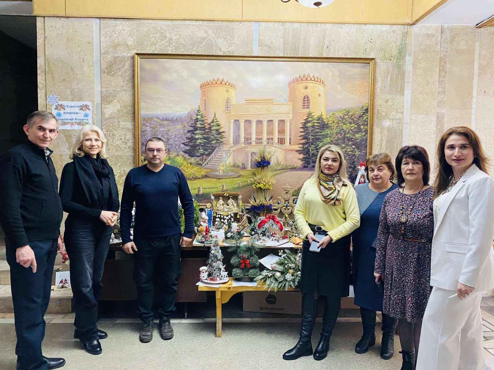 ІІ етап виставки-конкурсу ,,Замість ялинки-зимовий букет”